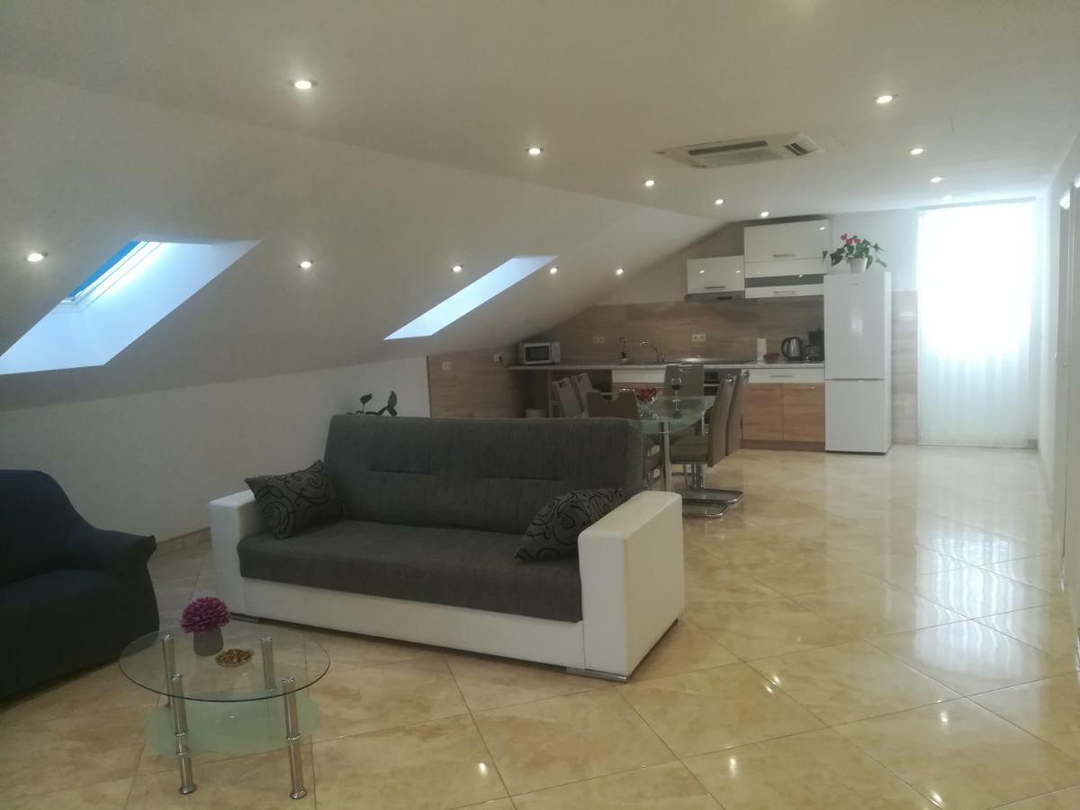 Apartman Daria Lägenhet Trogir Exteriör bild